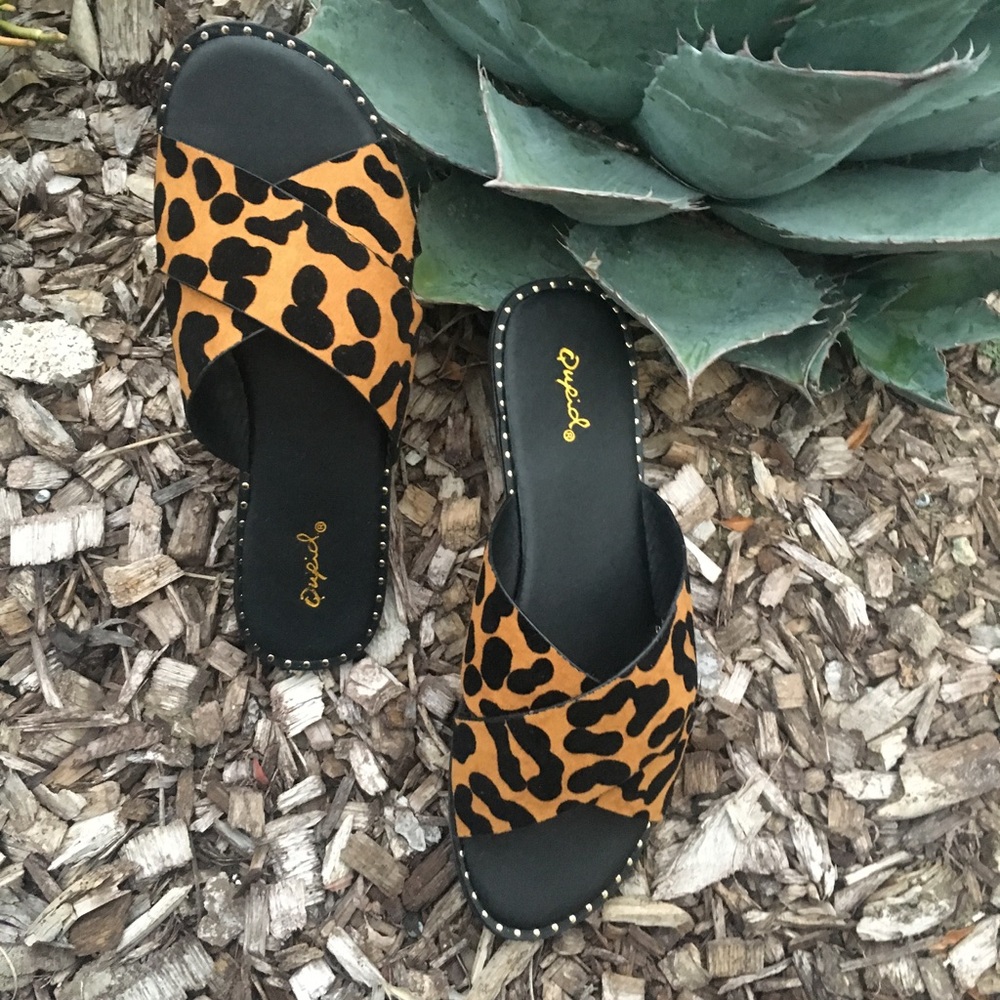 BEST SELLER❗️UMA Leopard Cross Band Slide Sandals - Picture 2 of 4